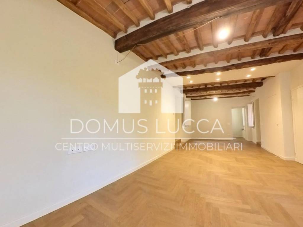 Appartamento a Lucca in P.za Napoleone, , 55100 - Foto 3