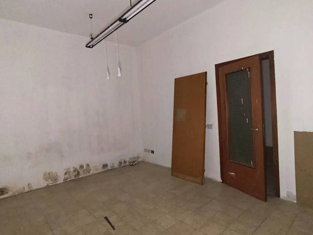 Box / garage a Belpasso in Via Silva, 17 - Foto 2