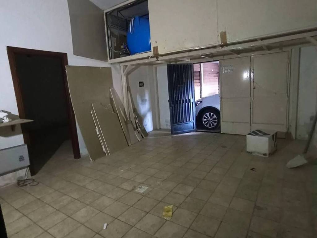 Box / garage a Belpasso in Via Silva, 17 - Foto 5