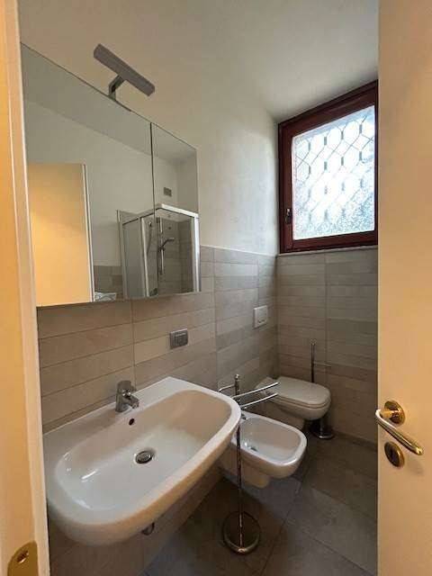 Appartamento a Barasso in VIA ROSSI - Foto 5