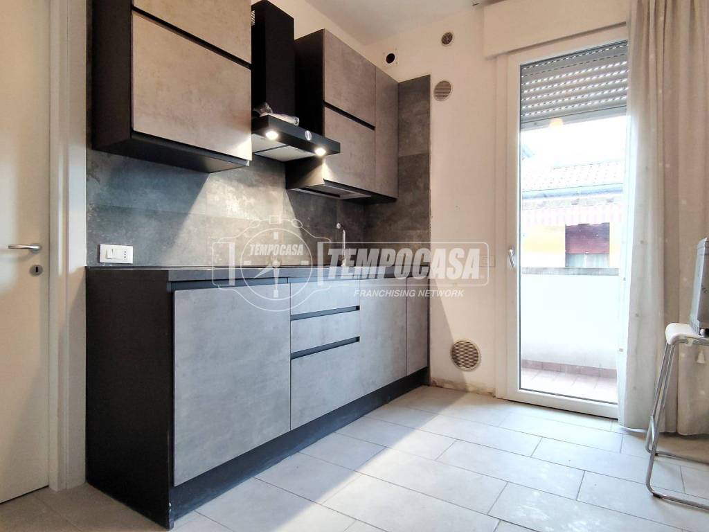 Appartamento a Padova in Via Elena Valmarana - Foto 2