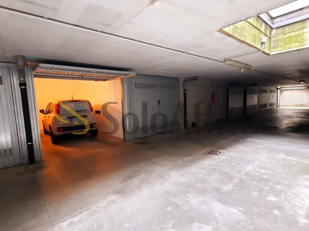 Box / garage a Cinisello balsamo in Via Francesco Cilea, 52 - Foto 2