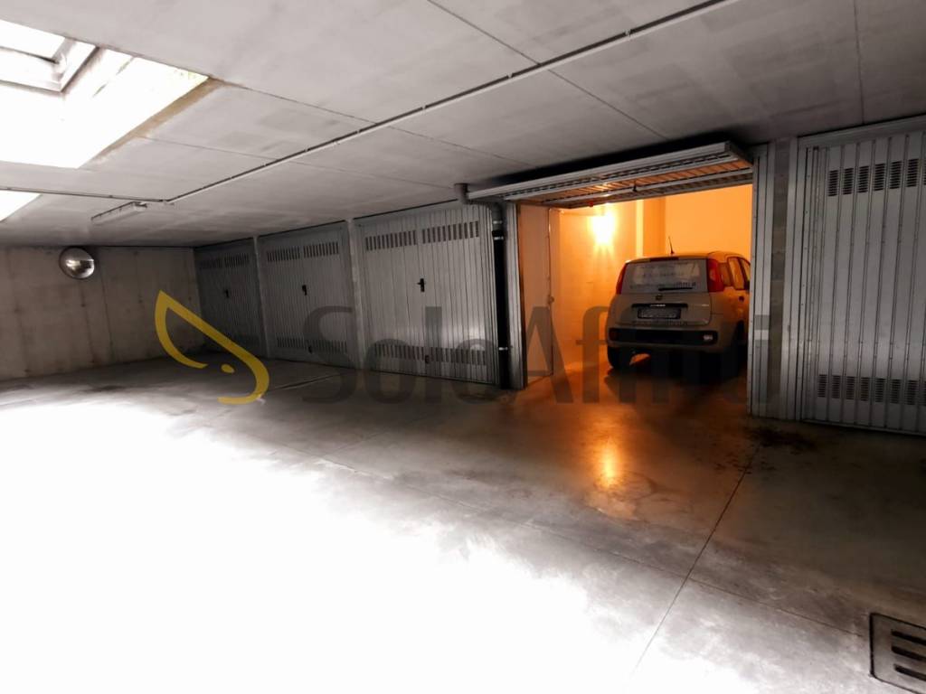 Box / garage a Cinisello balsamo in Via Francesco Cilea, 52 - Foto 3