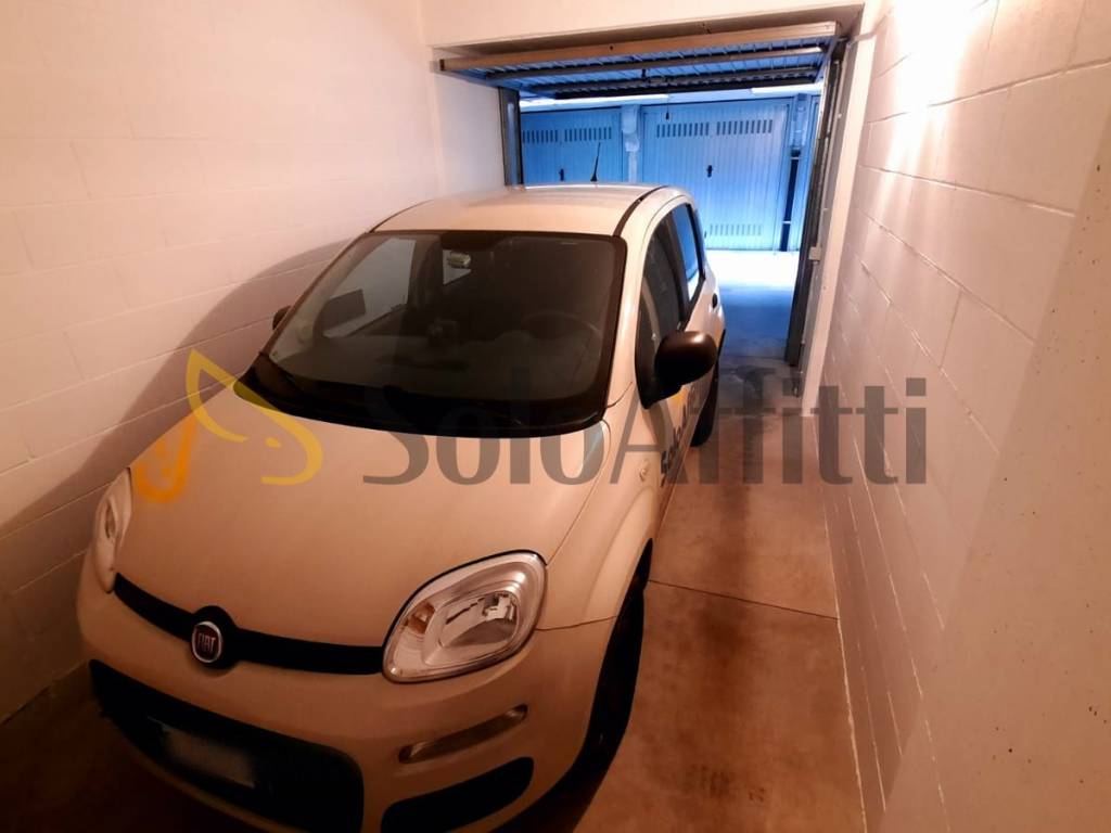 Box / garage a Cinisello balsamo in Via Francesco Cilea, 52 - Foto 5