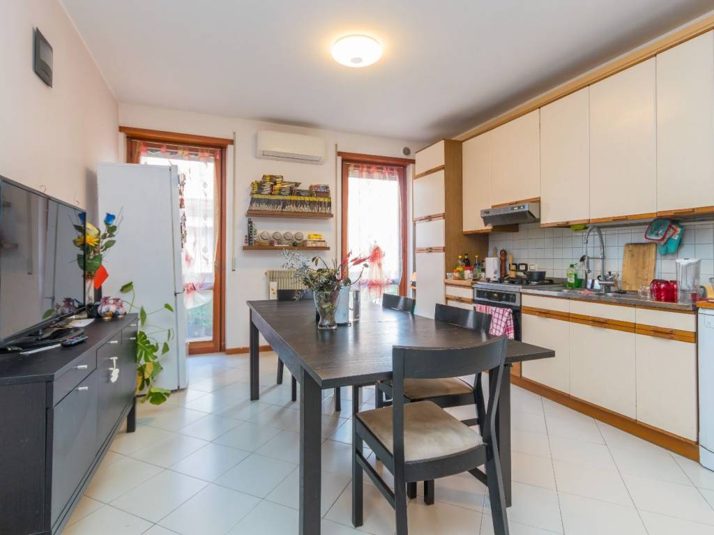 Appartamento a Thiene in Via Francesco Ferrarin - Foto 4