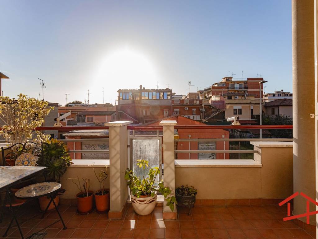 Appartamento a Pomezia in Via Catullo - Foto 2