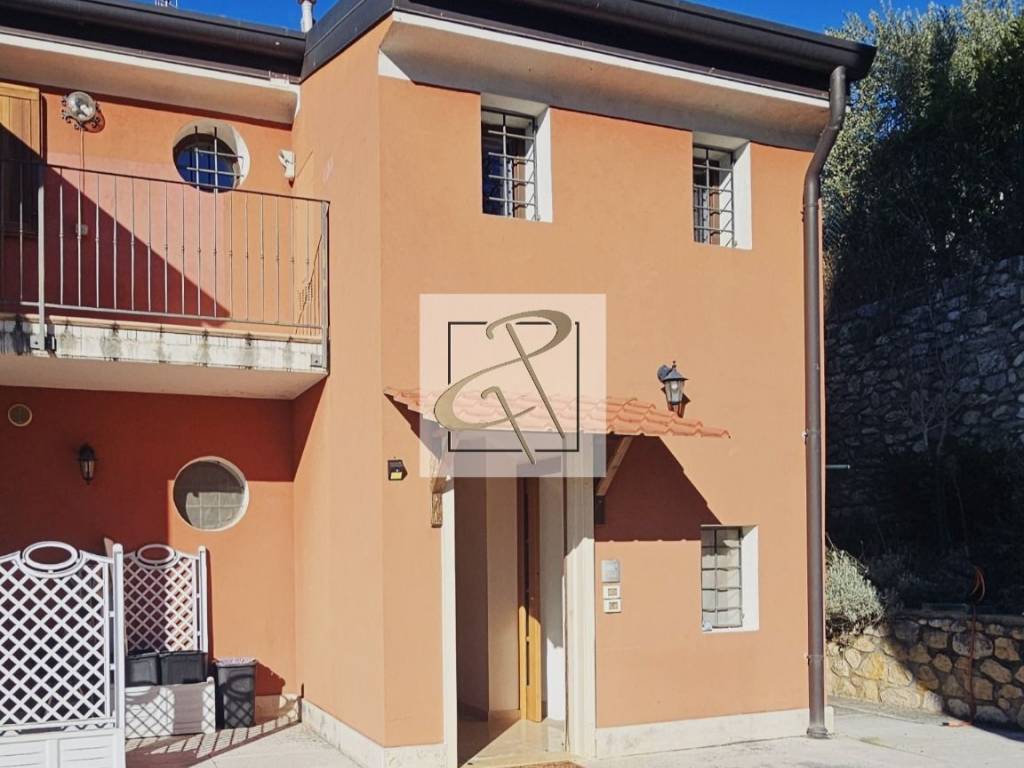 Appartamento a Bardolino in Strada di Scanelli - Foto 2
