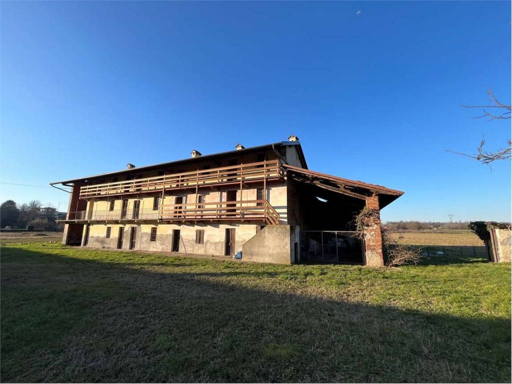 Rustico / casale a Oleggio in Via Strera - Foto 2