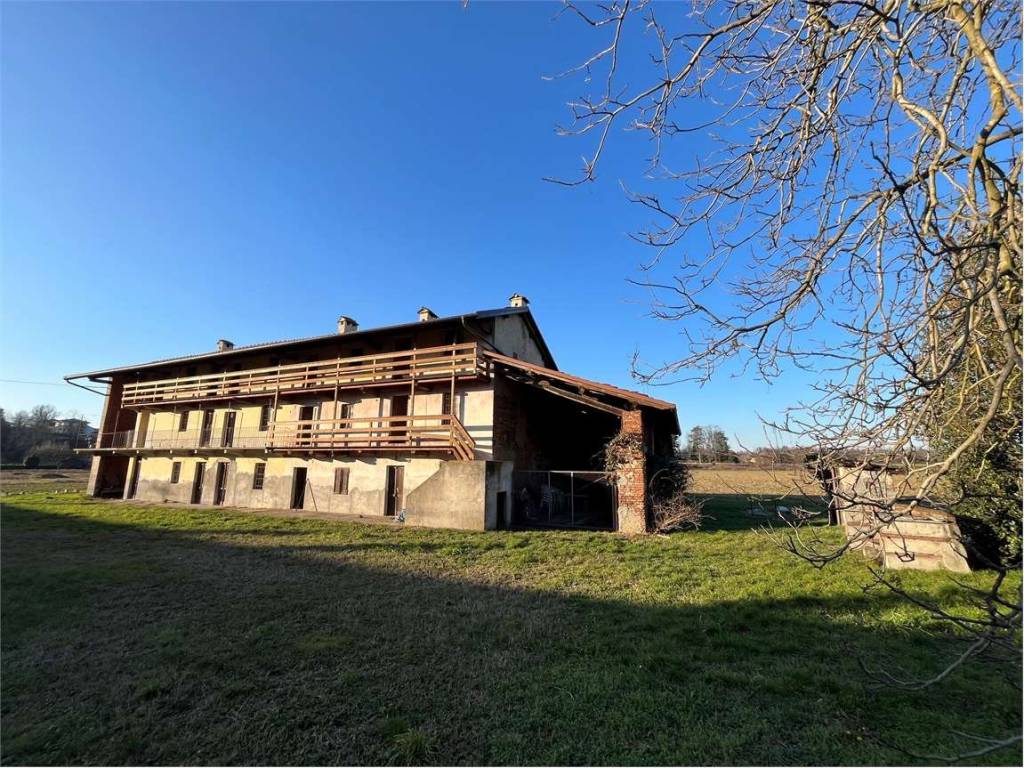 Rustico / casale a Oleggio in Via Strera - Foto 5