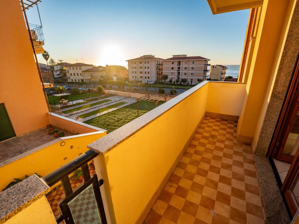Appartamento a Riva ligure in STRADA STATALE - Foto 2