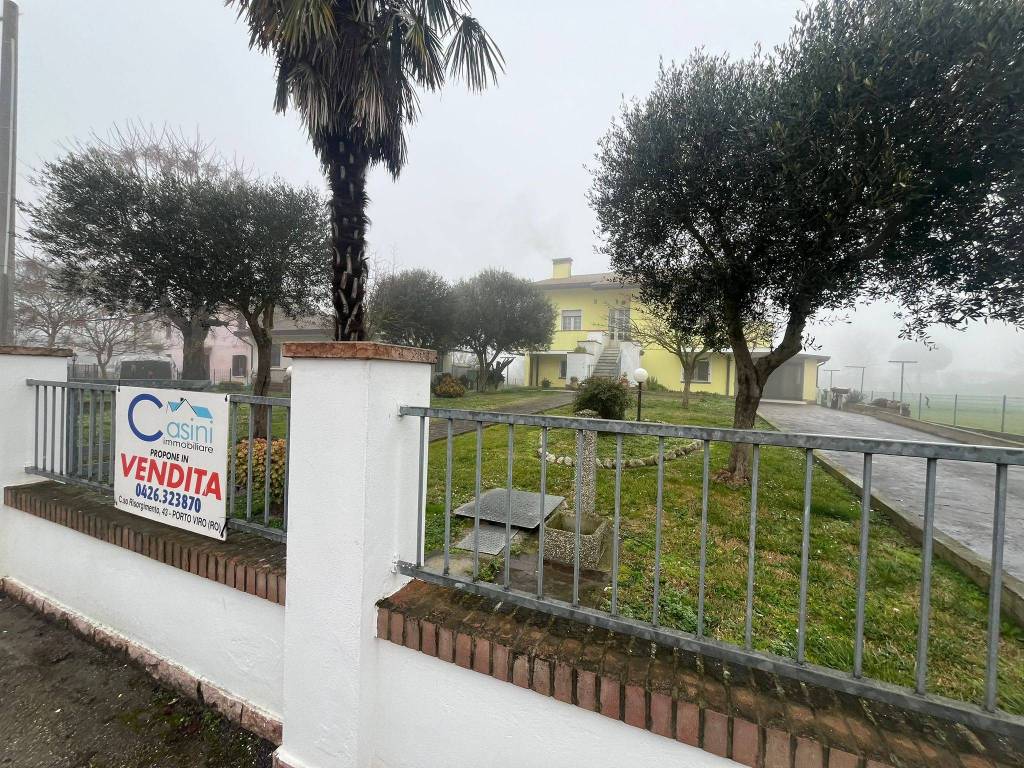 Villa a Ariano nel polesine in Via Enos Fusetti - Foto 2