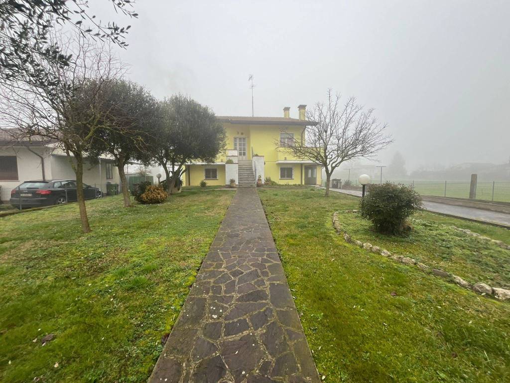 Villa a Ariano nel polesine in Via Enos Fusetti - Foto 3