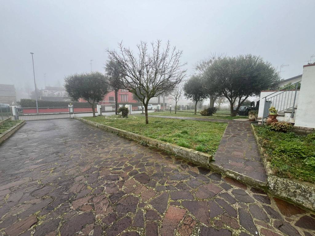 Villa a Ariano nel polesine in Via Enos Fusetti - Foto 4