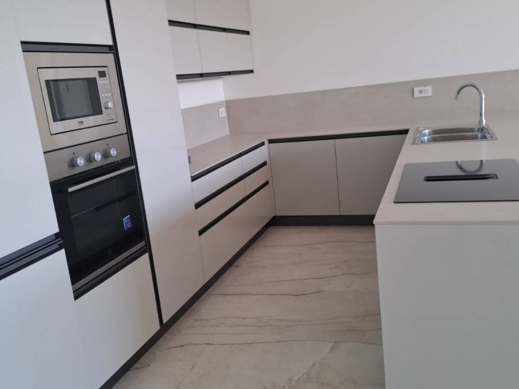 Appartamento a Buguggiate in Via Generale Antonio Cantore - Foto 2