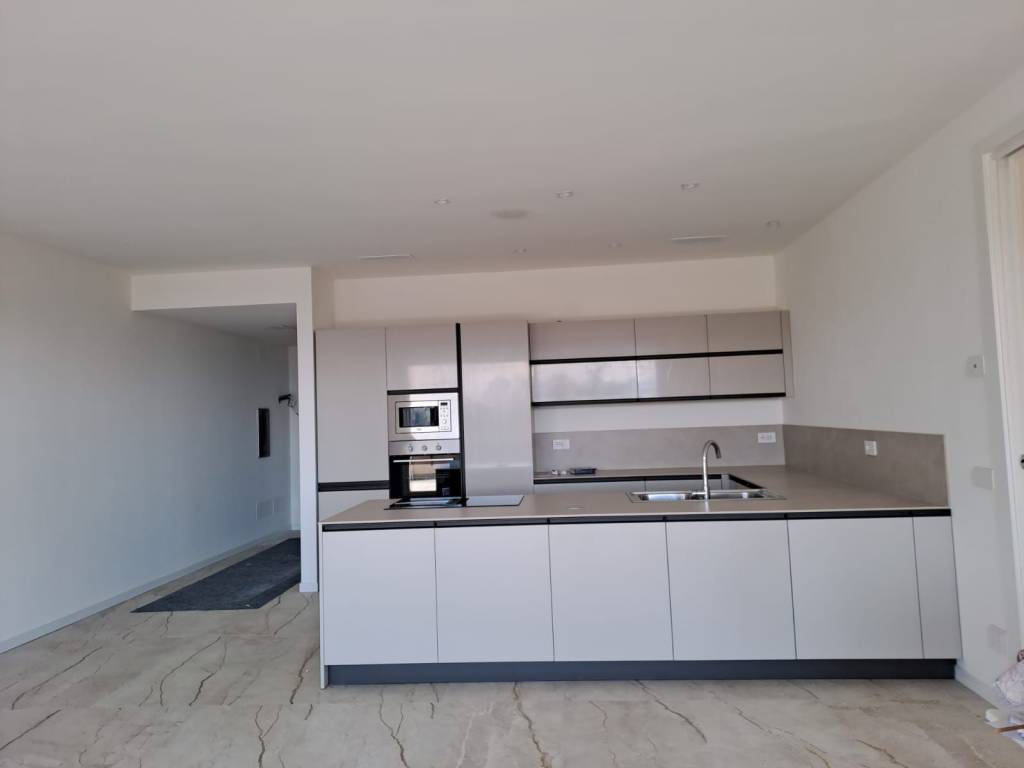 Appartamento a Buguggiate in Via Generale Antonio Cantore - Foto 3