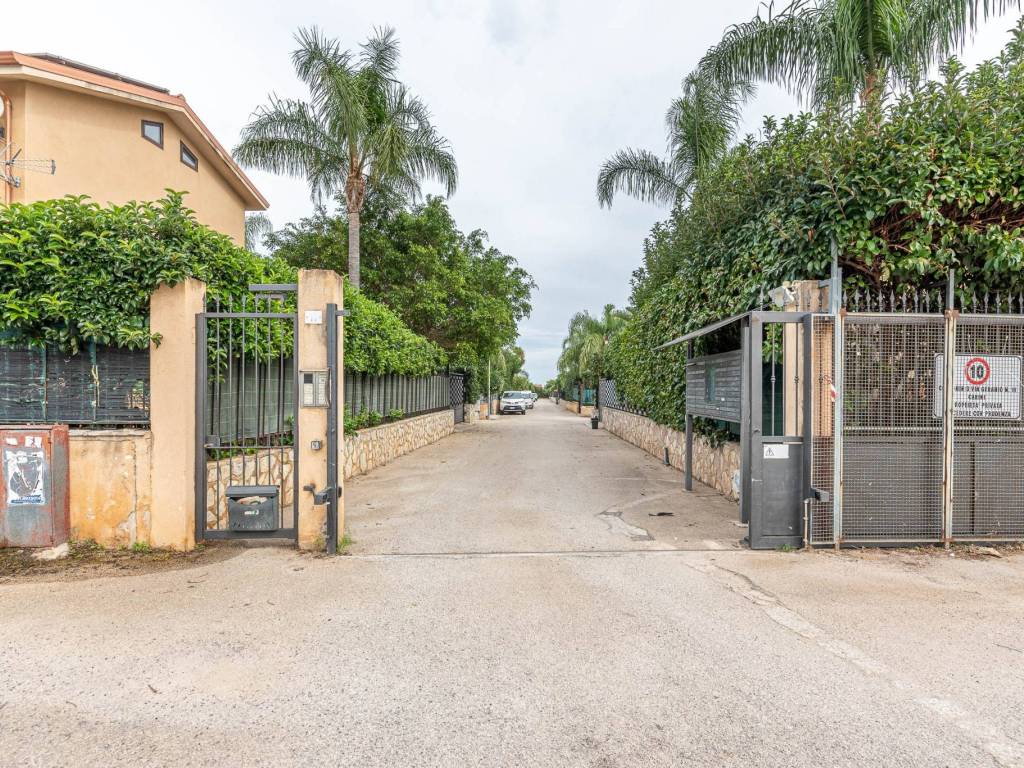 Villa a Carini in Via Geranio, 11 - Foto 2