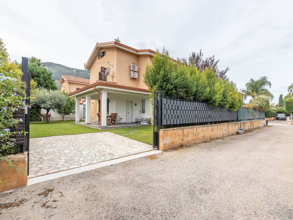 Villa a Carini in Via Geranio, 11 - Foto 3