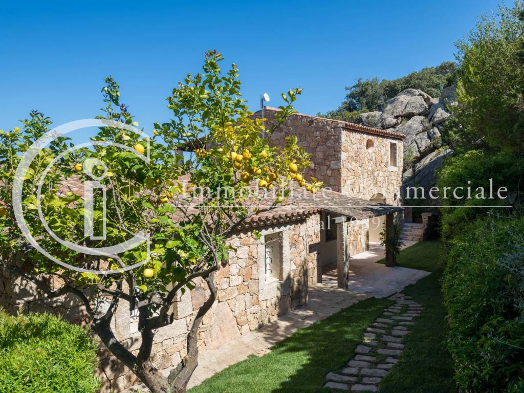 Villa a Arzachena in Via del Grifone - Foto 2