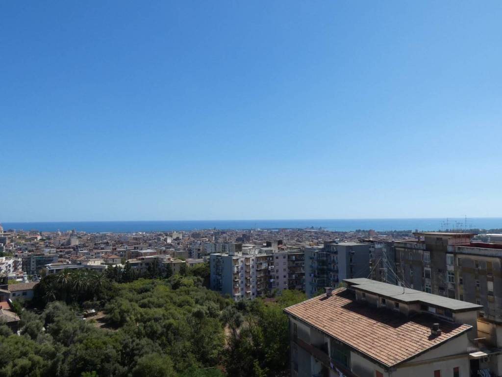 Appartamento a Catania in Via Nervesa della Battaglia, 2 - Foto 2
