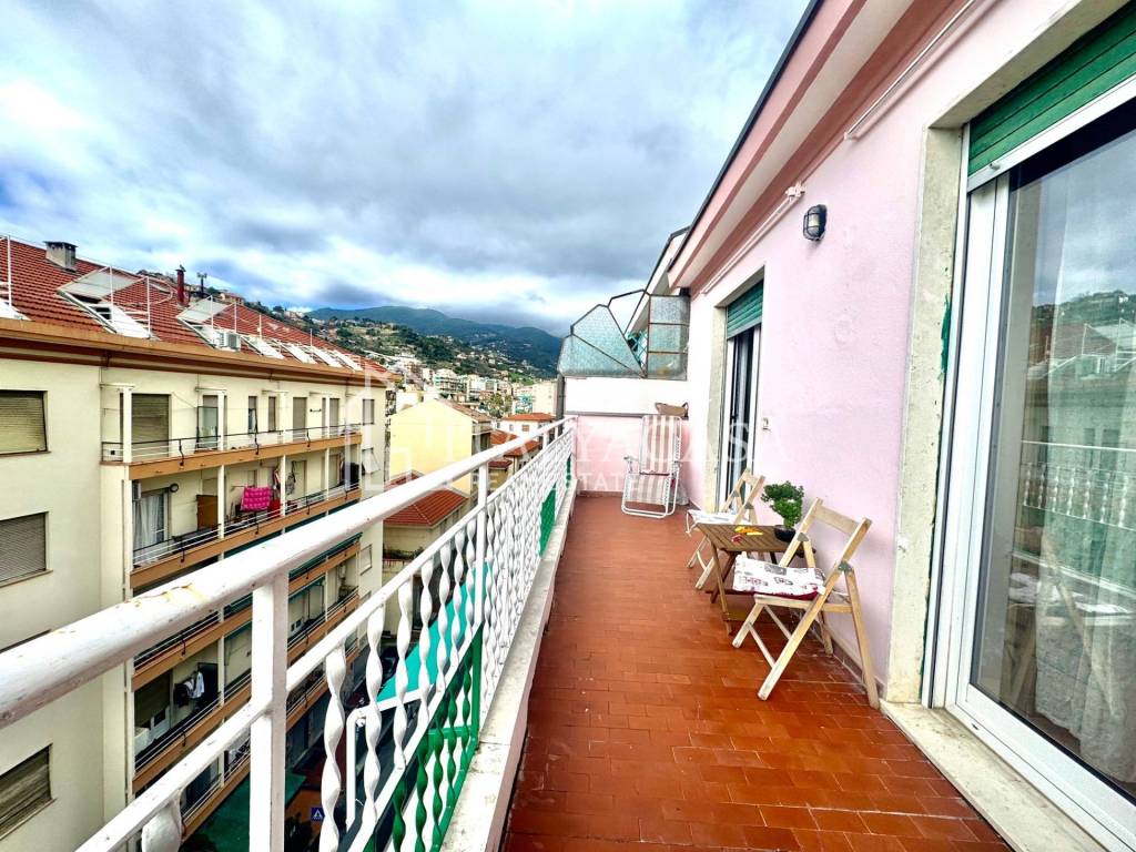 Appartamento a Sanremo in Via Martiri della Libertà, 270 - Foto 2