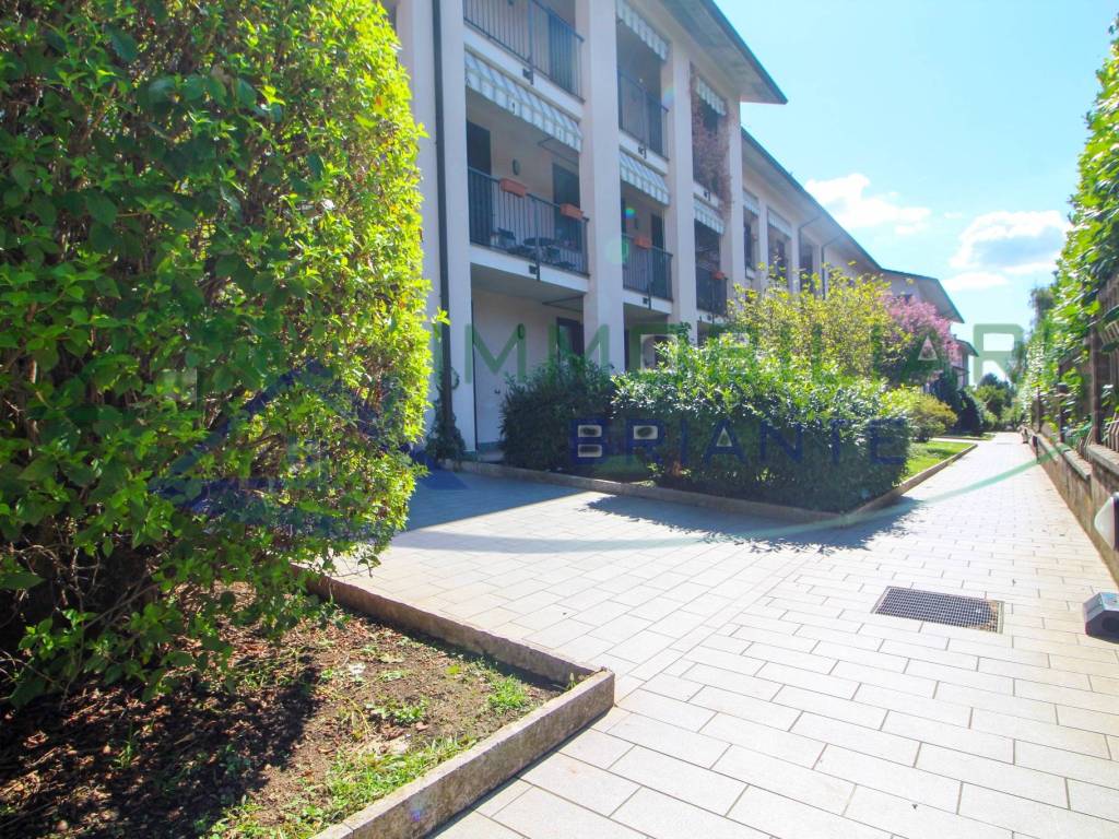 Appartamento a Somma lombardo in Via Edmondo De Amicis, 46 - Foto 2