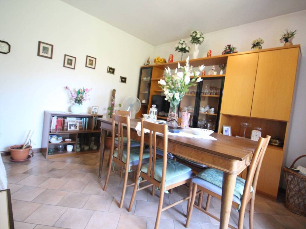 Appartamento a Somma lombardo in Via Edmondo De Amicis, 46 - Foto 5