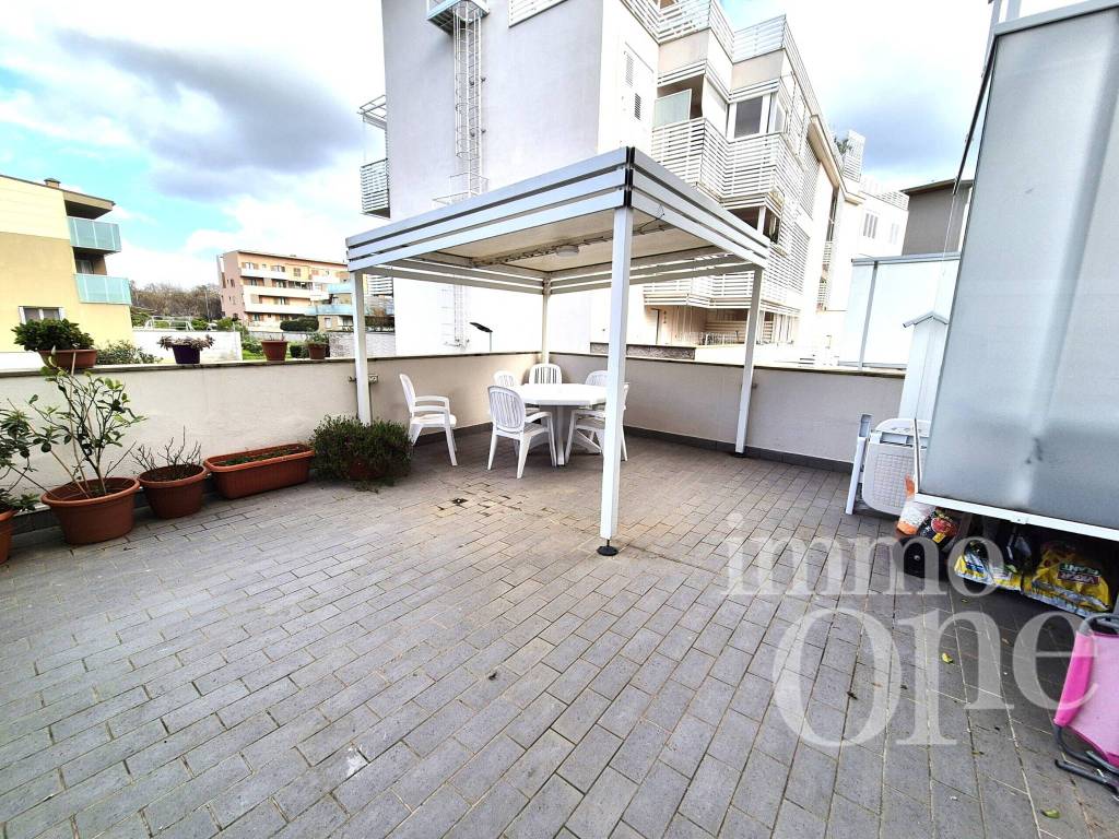 Appartamento a Livorno in Via Renato Natali - Foto 2