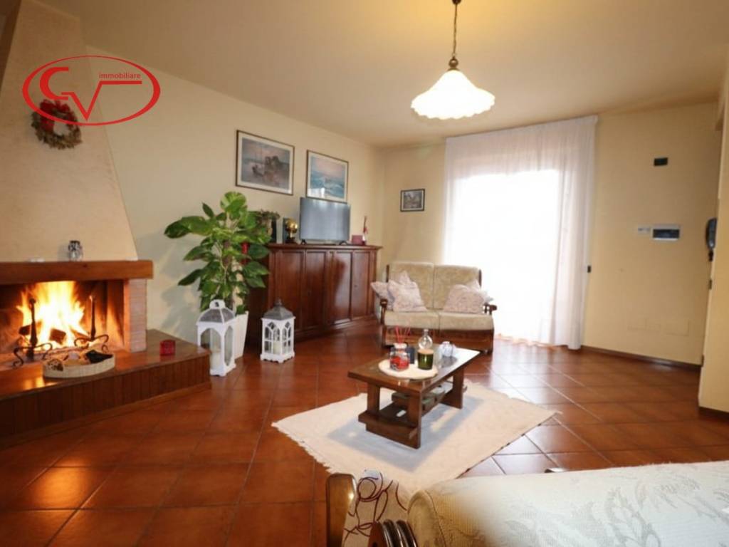 Casa indipendente a Montevarchi in Via 8 Marzo - Foto 2