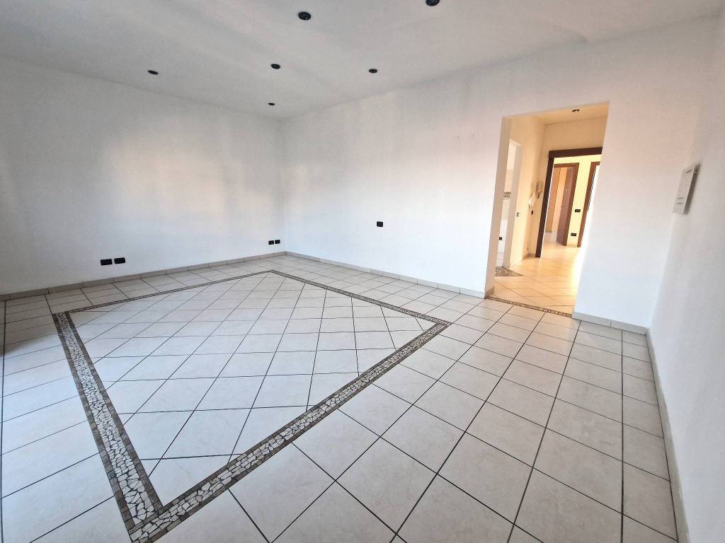 Appartamento a Limbiate in Via Trieste, 102 - Foto 5