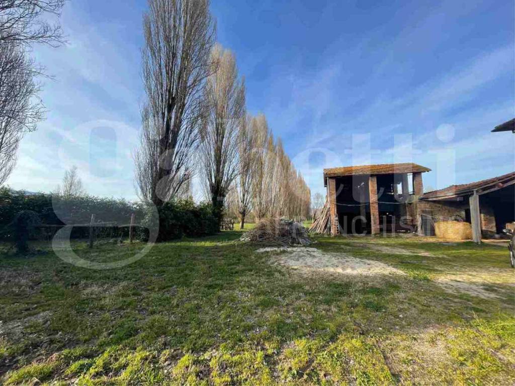 Casa indipendente a Rieti in VIA CRIANO, SNC - Foto 2