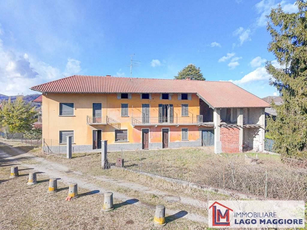 Villa a Angera in Via Milano - Foto 2