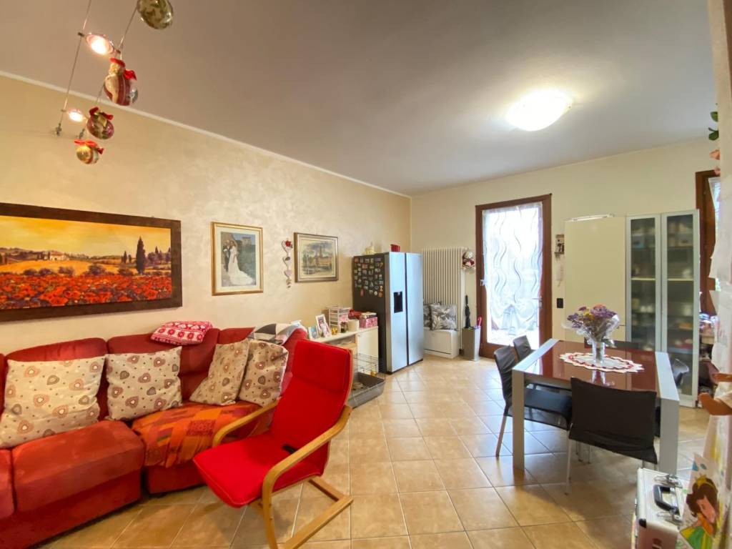 Appartamento a Rodigo in Strada Francesca Est - Foto 4