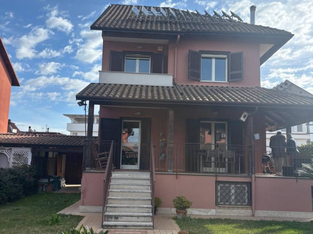 Villa a Giugliano in campania in Via Ripuaria, 48 - Foto 2