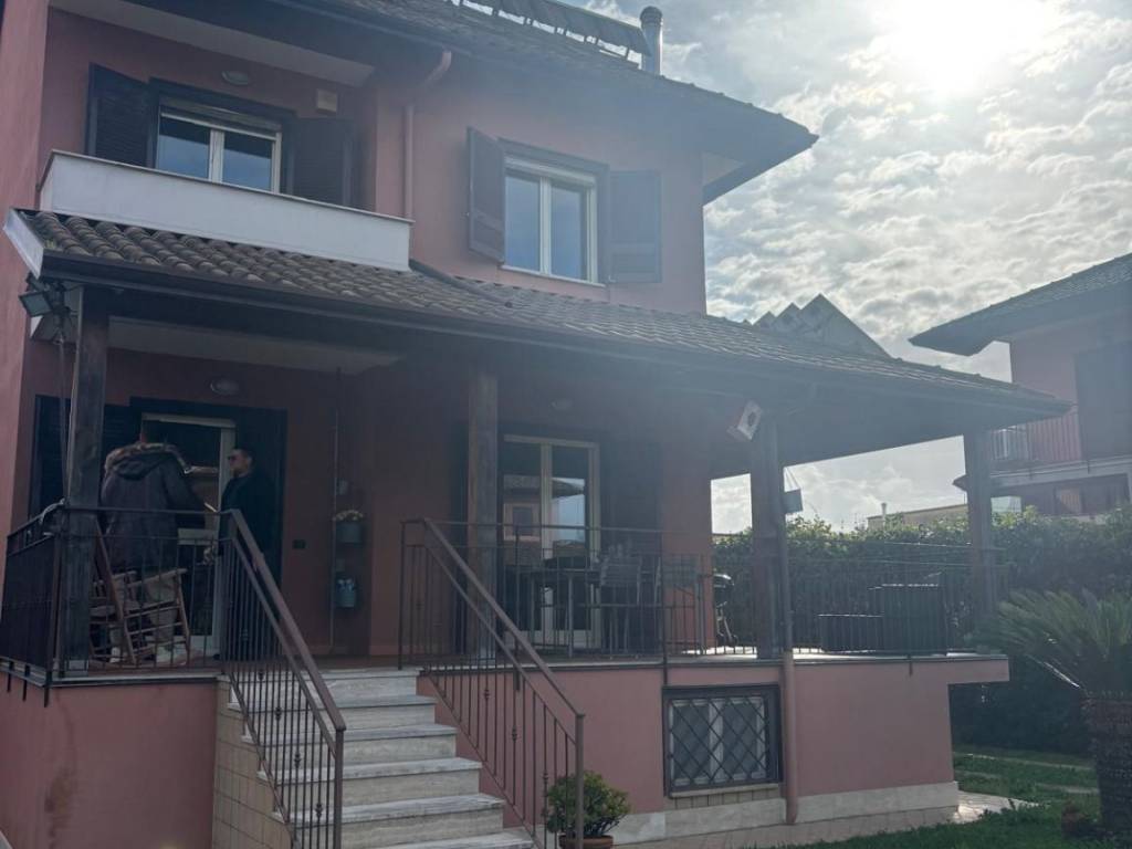 Villa a Giugliano in campania in Via Ripuaria, 48 - Foto 3