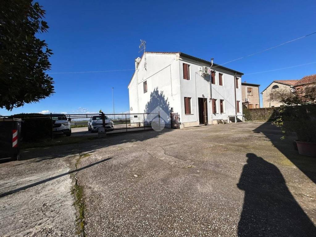 Casa indipendente a Costa di rovigo in Via Giovanni Francesca Scardona, 497 - Foto 2