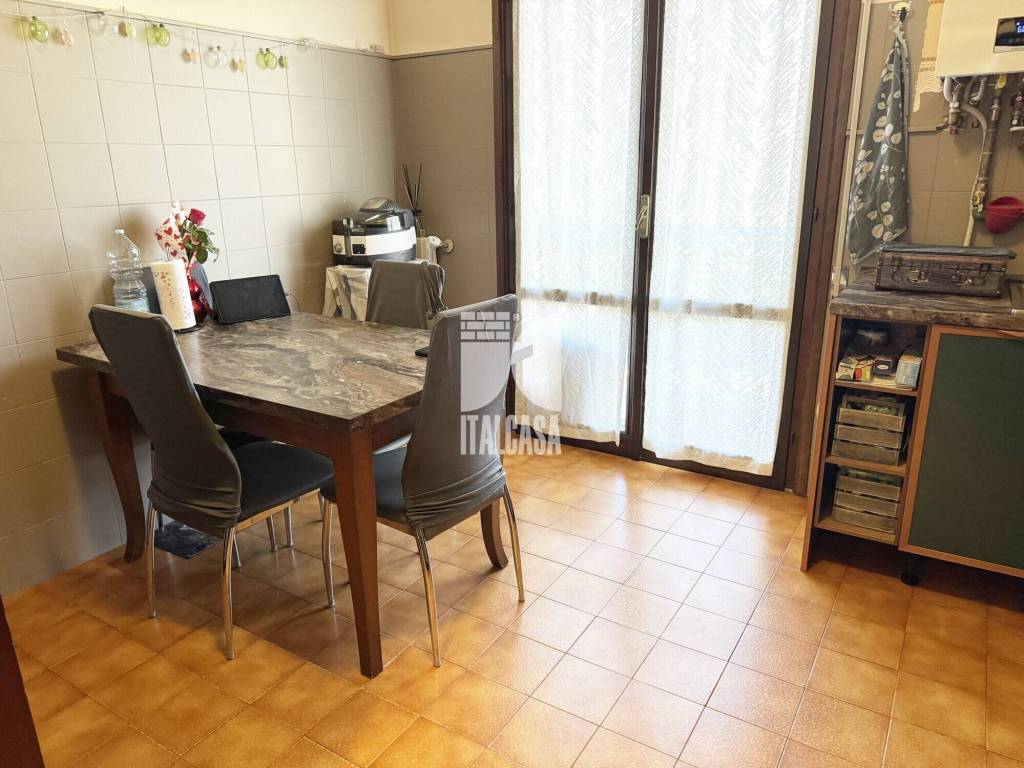 Appartamento a Porto mantovano in Via Guido Rossa - Foto 4