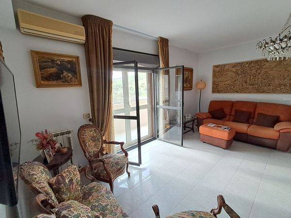 Appartamento a Catanzaro in Viale dei Conti Falluc - Foto 2