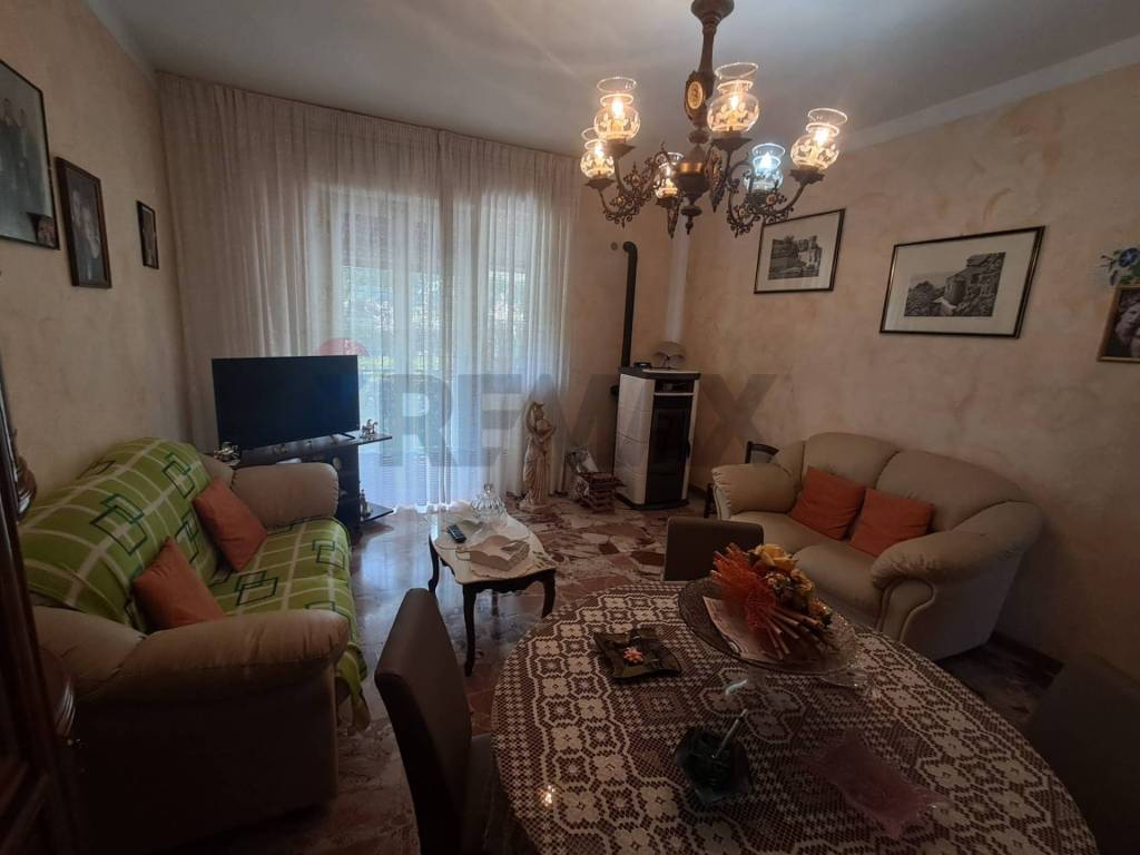 Appartamento a Sant'alessio siculo in via enrico trimarchi, 6 - Foto 4
