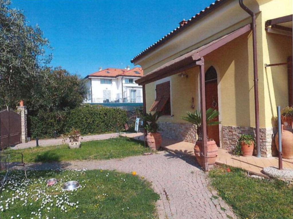 Villa a Albenga in Reg. Rollo - Foto 2