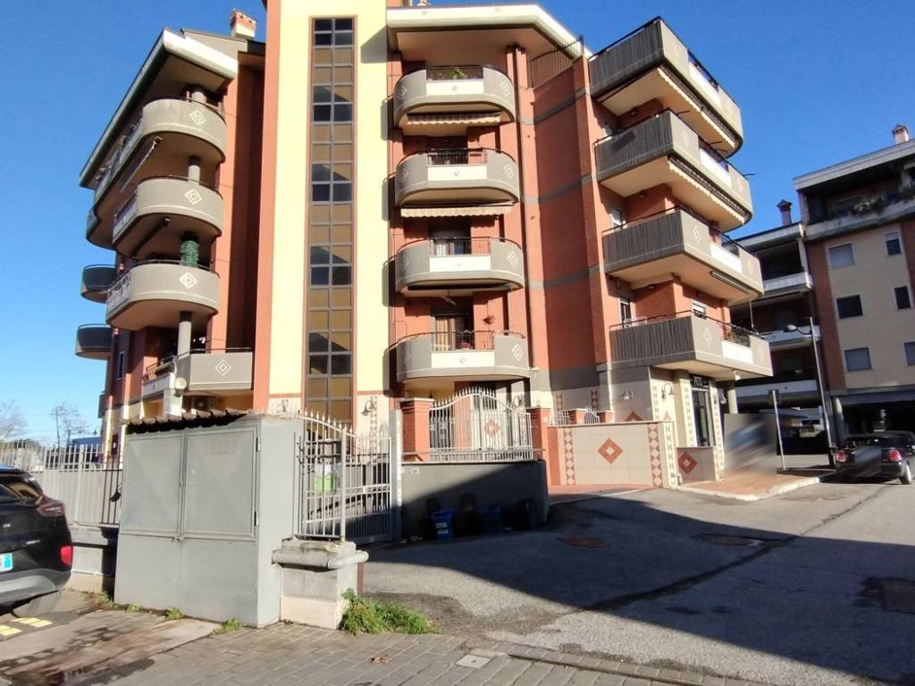 Box / garage a Aprilia in VIA PIEMONTE, 113 - Foto 3