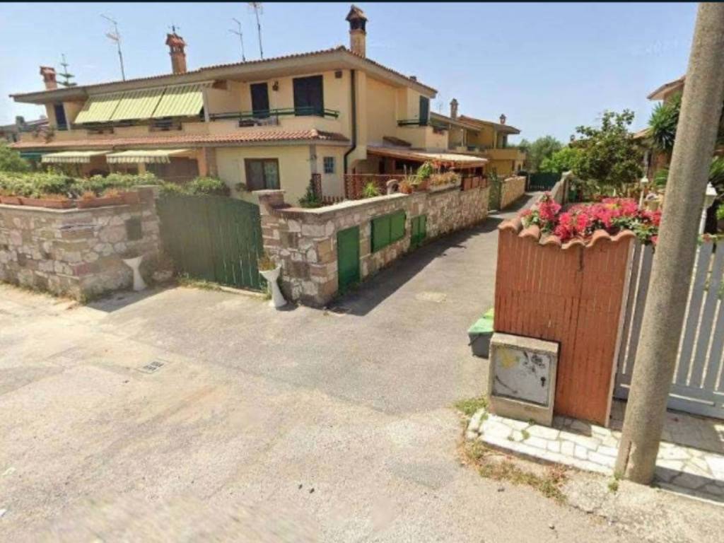 Villa a Anzio in Via G. Pascoli - Foto 2