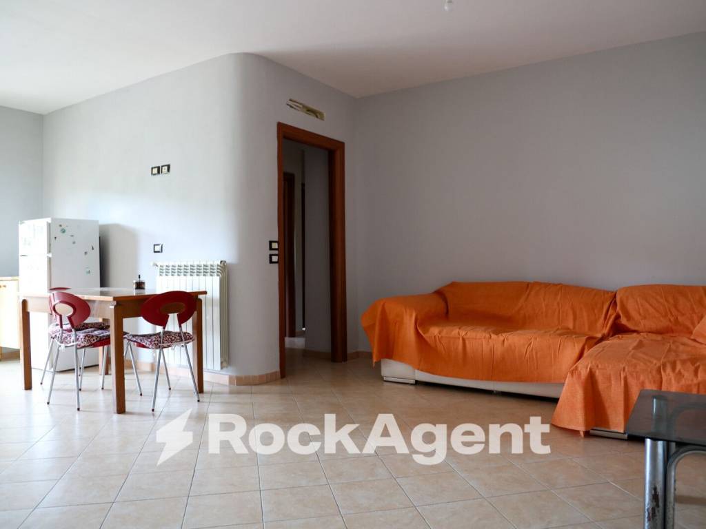 Appartamento a San floro in Via Martiri di Nassirya - Foto 3