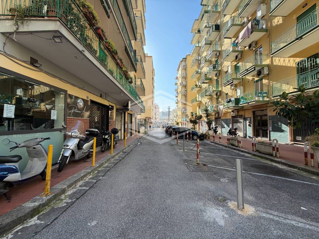 Appartamento a Napoli in Via Filippo Illuminato, 26 - Foto 2
