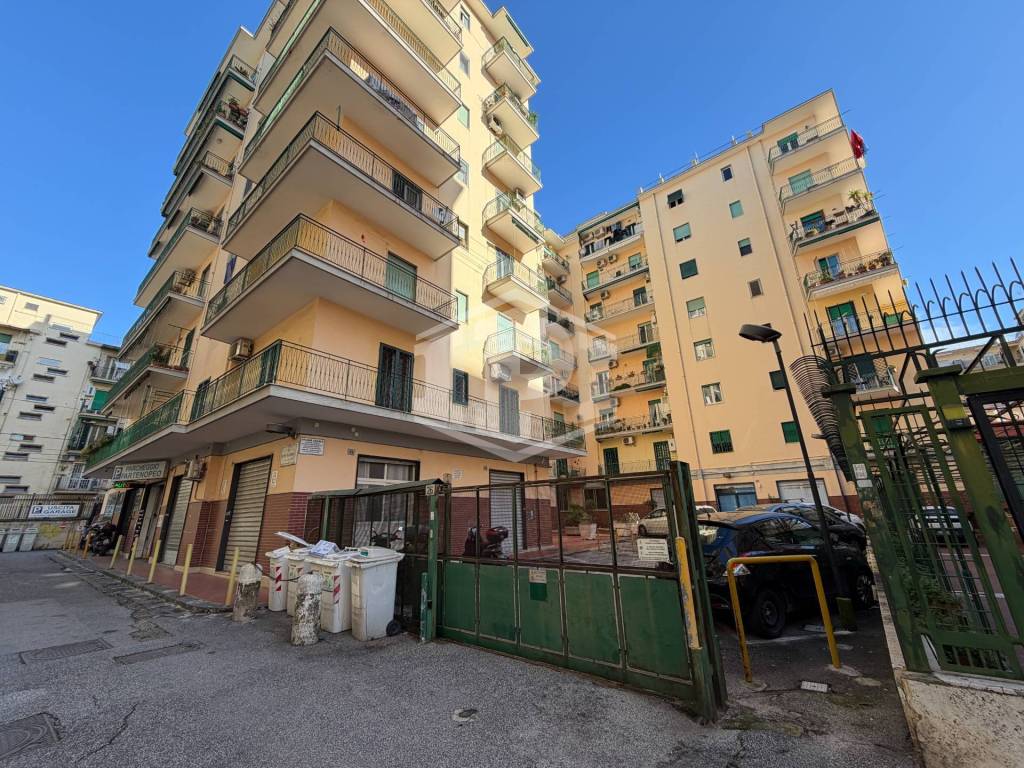 Appartamento a Napoli in Via Filippo Illuminato, 26 - Foto 3