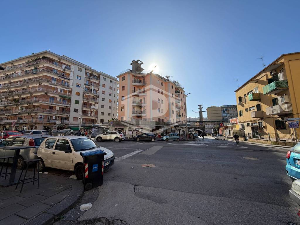 Appartamento a Napoli in Via Filippo Illuminato, 26 - Foto 4