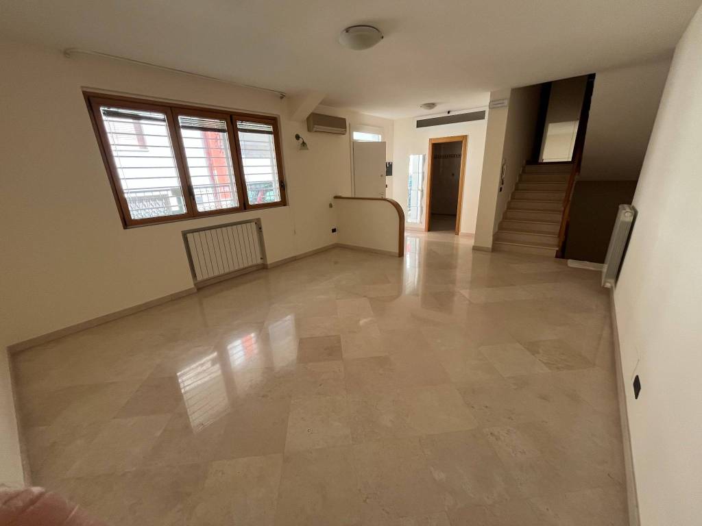 Appartamento a Valenzano in Via Siciliani - Foto 3