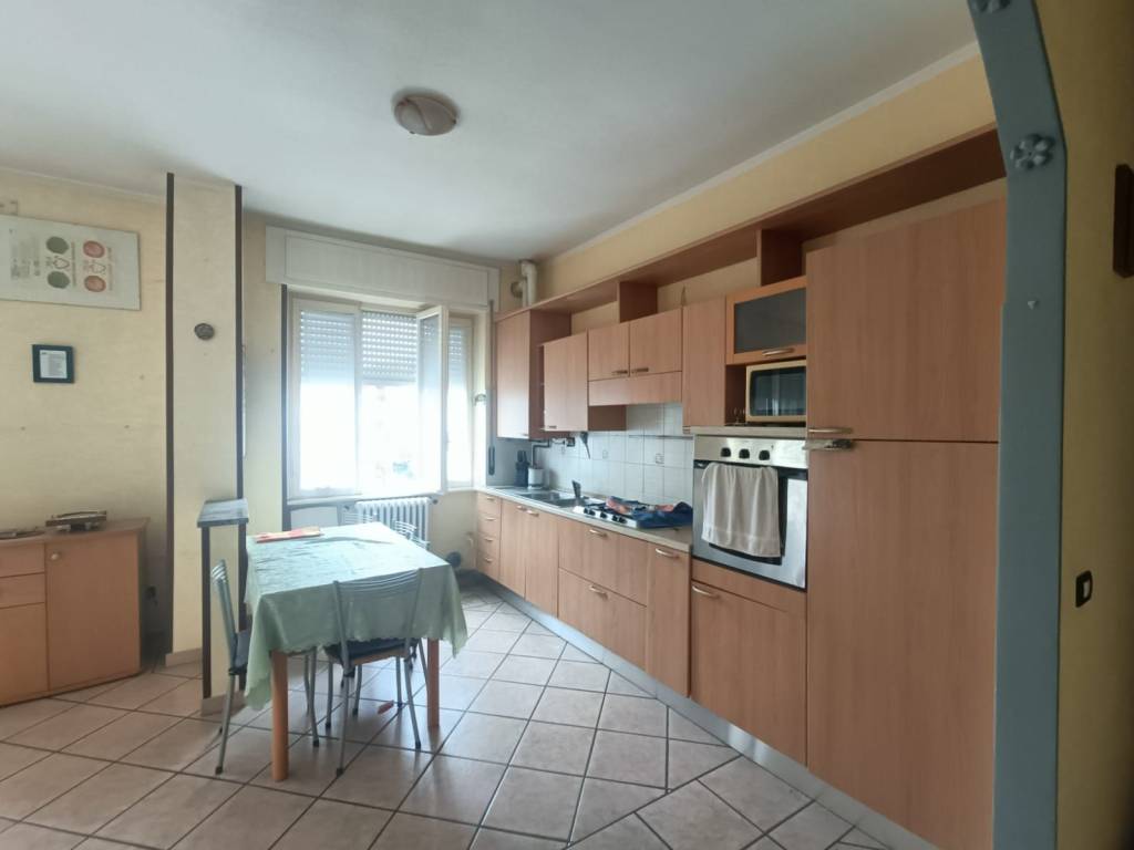 Appartamento a Arona in Via Vittorio Veneto, 11 - Foto 2