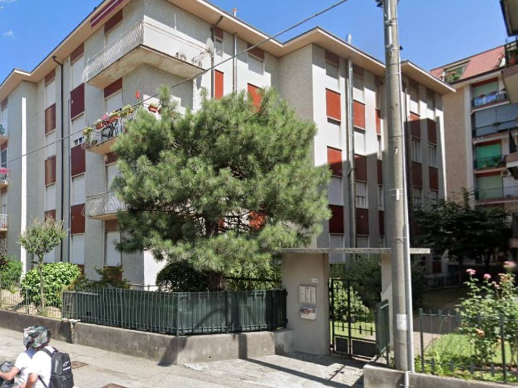 Appartamento a Arona in Via Vittorio Veneto, 11 - Foto 3