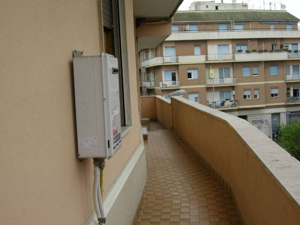 Appartamento a Nettuno in piazza vittorio cavalieri veneto - Foto 2