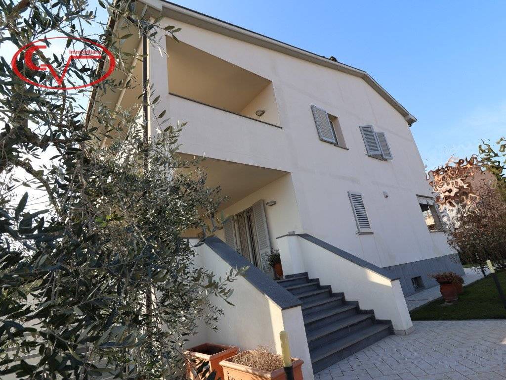 Villa a Montevarchi in Via Amerigo Vespucci - Foto 2